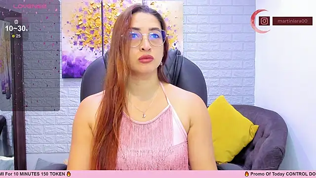 Snapshot of _LaraMom_ chatting on 02/07/25, 12:17 LaraMom online show from 02/07/25, 12:17