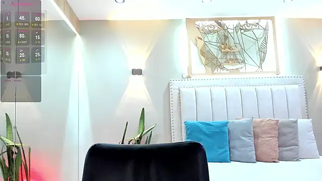 Snapshot of _LaraMom_ chatting on 10/25/25, 07:52 LaraMom online show from 10/25/25, 07:52