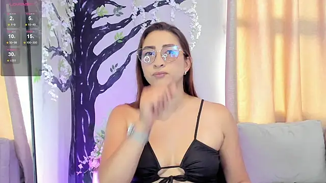 Snapshot of _LaraMom_ chatting on 01/08/26, 07:38 LaraMom online show from 01/08/26, 07:38