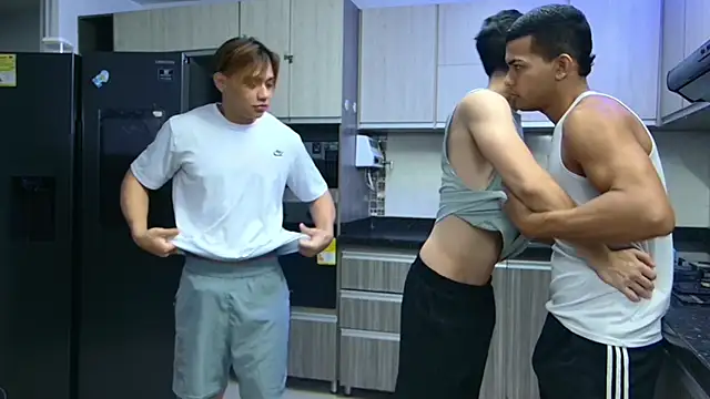 Snapshot of Boysgang_sex chatting on 01/30/25, 11:44 Boysgang sex online show from 01/30/25, 11:44