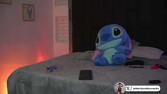 Marianamonroe  online show from 07/03/26, 12:00
