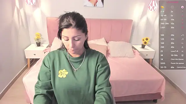 tiffani  love online show from 03/17/25, 01:39