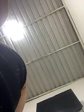 lulu kis online show from 11/24/25, 10:53