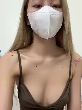 Lucy-Gold online show from 04/12/26, 10:20