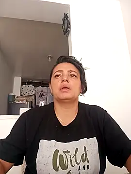 Emily0215 online show from 02/13/26, 02:57