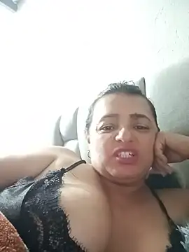 Emily0215 online show from 06/08/26, 06:14