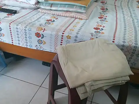 Snapshot of triangle0623 chatting on 10/12/25, 05:17 triangle0623 online show from 10/12/25, 05:17