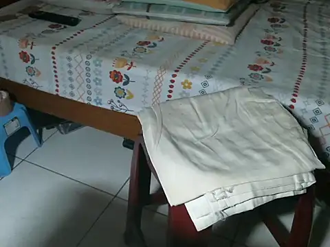 Snapshot of triangle0623 chatting on 10/13/25, 10:15 triangle0623 online show from 10/13/25, 10:15