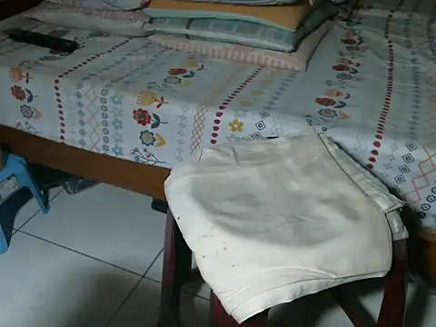 Snapshot of triangle0623 chatting on 10/20/25, 10:49 triangle0623 online show from 10/20/25, 10:49