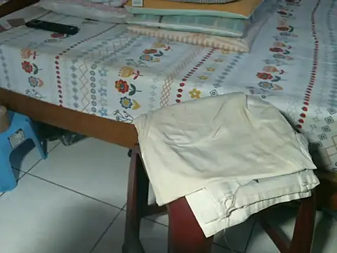 Snapshot of triangle0623 chatting on 10/29/25, 09:11 triangle0623 online show from 10/29/25, 09:11