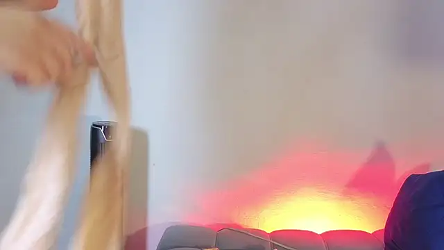 nahomi sweett online show from 04/05/26, 11:18