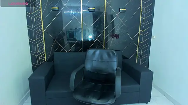 Snapshot of Hottwinkguys chatting on 02/21/25, 11:01 Hottwinkguys online show from 02/21/25, 11:01