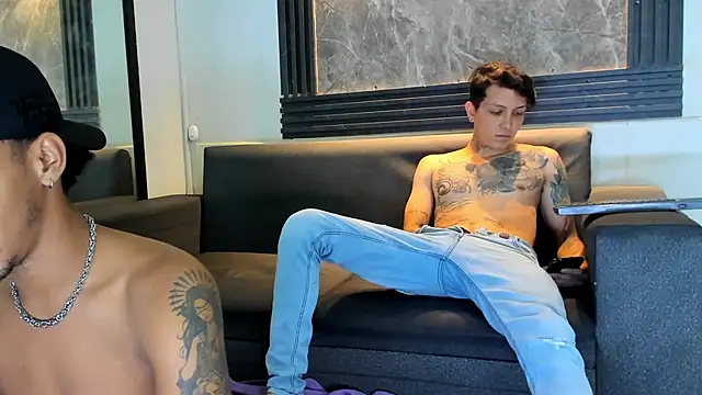 Snapshot of Hottwinkguys chatting on 10/06/25, 12:46 Hottwinkguys online show from 10/06/25, 12:46