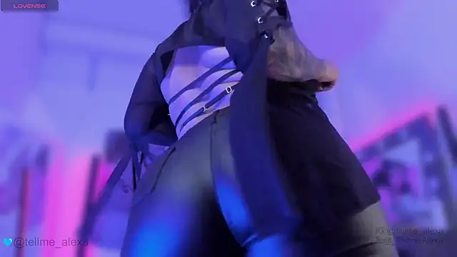 Snapshot of Tellme_Alexa chatting on 02/18/25, 02:27 Tellme Alexa online show from 02/18/25, 02:27