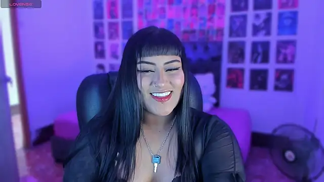 Snapshot of Tellme_Alexa chatting on 09/17/25, 05:36 Tellme Alexa online show from 09/17/25, 05:36