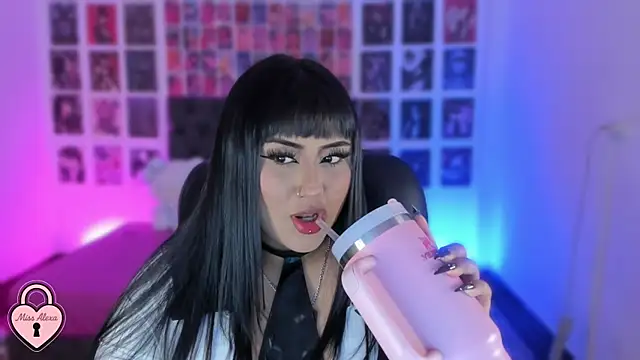 Snapshot of Tellme_Alexa chatting on 10/15/25, 04:40 Tellme Alexa online show from 10/15/25, 04:40