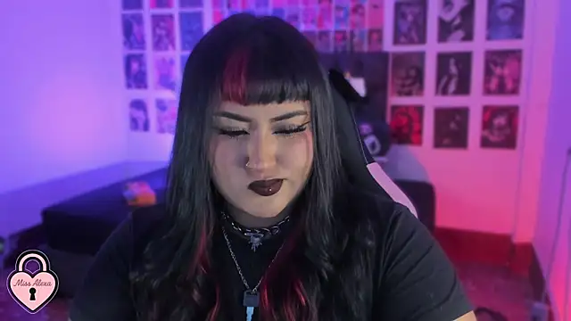 Snapshot of Tellme_Alexa chatting on 11/15/25, 09:39 Tellme Alexa online show from 11/15/25, 09:39