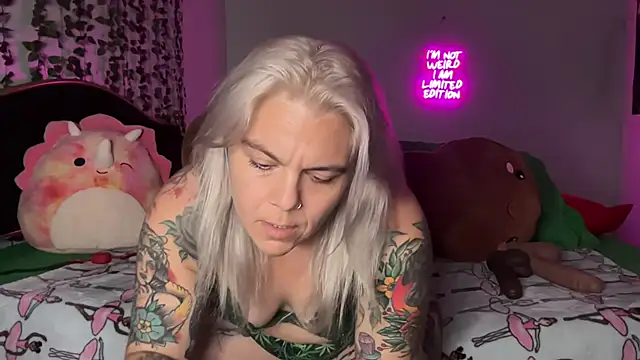 CherryBombBomb online show from 08/10/26, 04:27