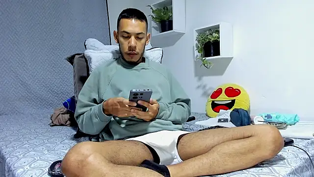 Aronxxs online show from 02/11/25, 10:15