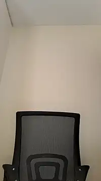 Snapshot of pnut_20 chatting on 12/20/24, 06:19 pnut 20 online show from 12/20/24, 06:19