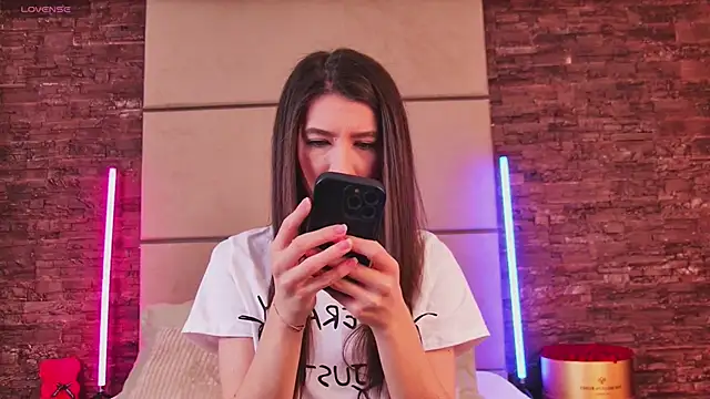 LunaWills  online show from 03/20/25, 04:51