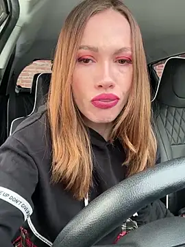 Snapshot of LavenderHot chatting on 12/12/24, 07:41 LavenderHot online show from 12/12/24, 07:41