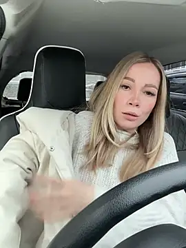 Snapshot of LavenderHot chatting on 02/14/25, 02:28 LavenderHot online show from 02/14/25, 02:28