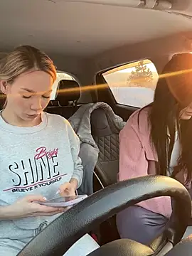 Snapshot of LavenderHot chatting on 02/18/25, 02:27 LavenderHot online show from 02/18/25, 02:27