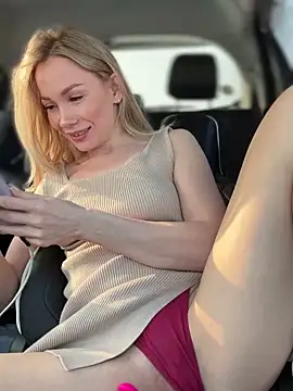 Snapshot of LavenderHot chatting on 02/22/25, 05:02 LavenderHot online show from 02/22/25, 05:02