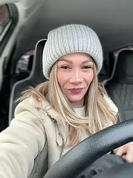 Snapshot of LavenderHot chatting on 03/06/25, 01:58 LavenderHot online show from 03/06/25, 01:58