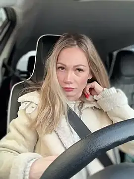 Snapshot of LavenderHot chatting on 03/13/25, 02:16 LavenderHot online show from 03/13/25, 02:16