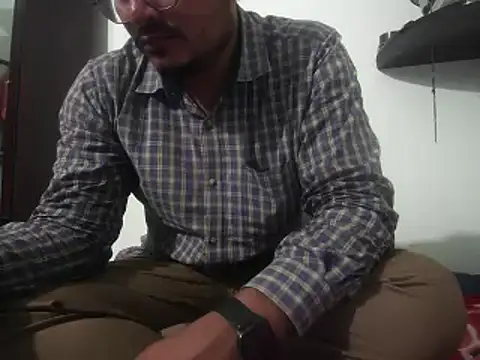 naughtymike0007 online show from 10/27/25, 02:43