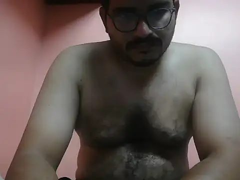 Snapshot of naughtymike0007 chatting on 07/06/26, 04:42 naughtymike0007 online show from 07/06/26, 04:42