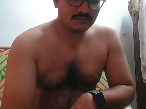 Snapshot of naughtymike0007 chatting on 07/18/26, 04:11 naughtymike0007 online show from 07/18/26, 04:11