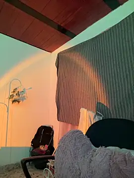 CieloTaylor online show from 10/22/25, 04:13