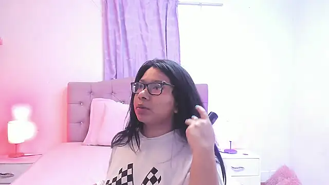 Latinabombsheell online show from 09/10/25, 04:01