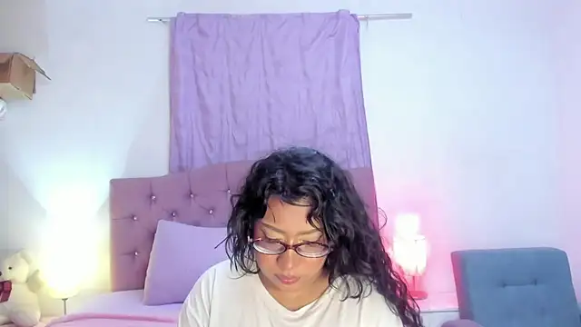 Latinabombsheell online show from 03/30/26, 04:35