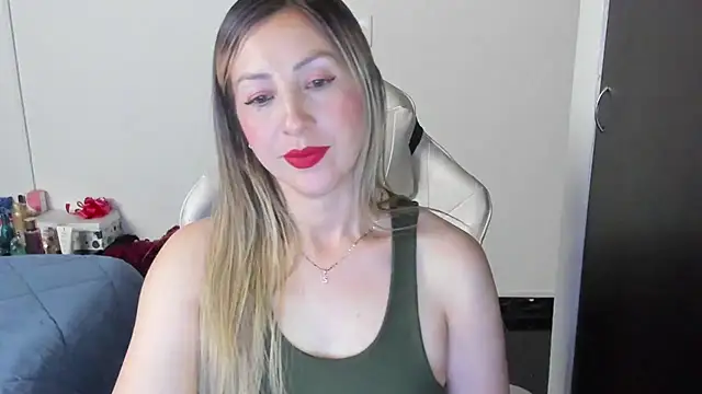 Andreina Suann online show from 02/11/25, 01:20