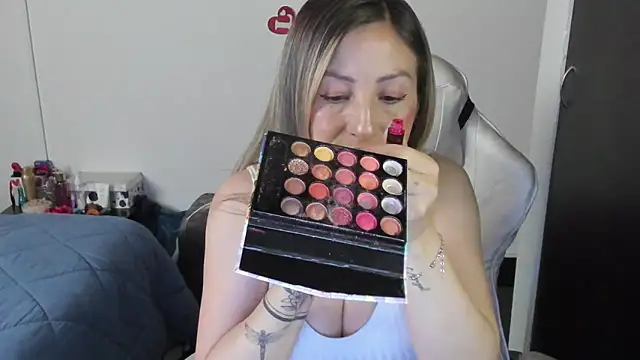 Andreina Suann online show from 03/08/25, 10:54