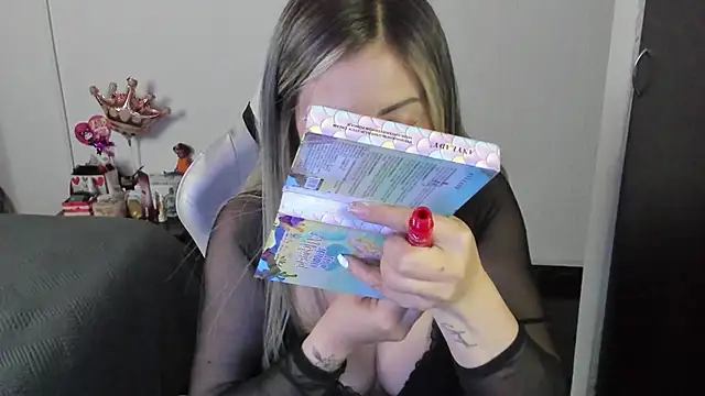 Andreina Suann online show from 12/01/25, 11:26