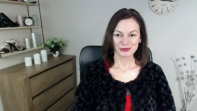 VivianWILD online show from 12/30/24, 06:42