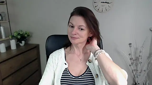 VivianWILD online show from 01/23/25, 10:11