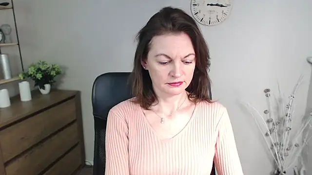 VivianWILD online show from 01/24/25, 06:46