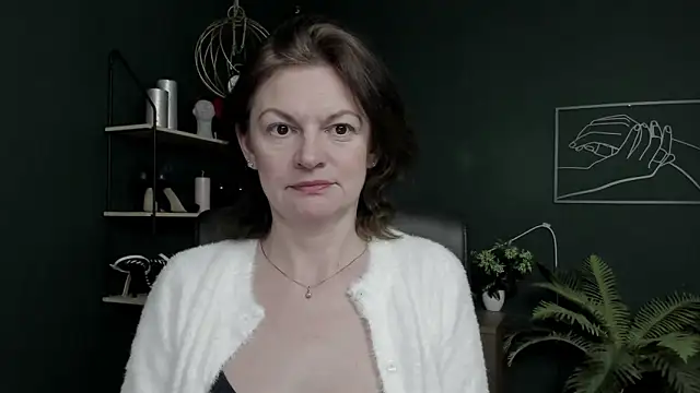 VivianWILD online show from 05/12/26, 05:48