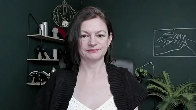 VivianWILD online show from 05/15/26, 06:31