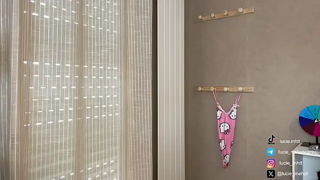 lucie mehott online show from 09/14/25, 09:08