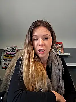 lucie mehott online show from 12/03/25, 09:29