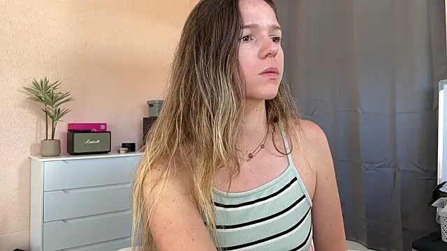 lucie mehott online show from 04/26/26, 08:34