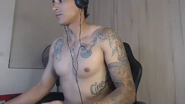 felipelopezz23 online show from 07/14/26, 10:32