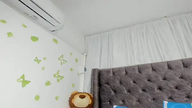 Snapshot of RACHELL__HOT chatting on 04/29/26, 04:44 RACHELL HOT online show from 04/29/26, 04:44